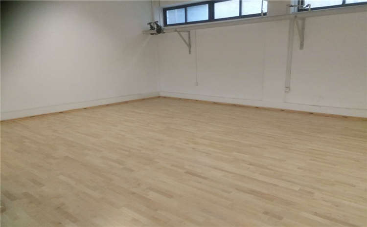 五角楓羽毛球館木地板規格