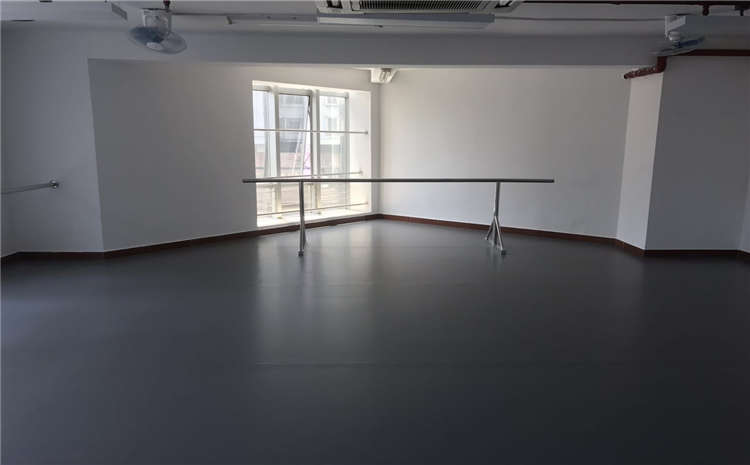 **的舞臺實木地板**是多少錢?