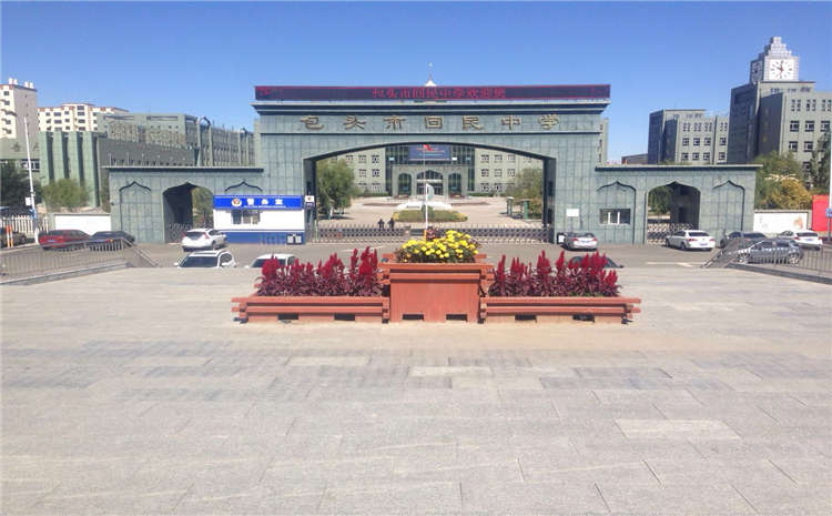 學校乒乓球館木地板造價是的多少？