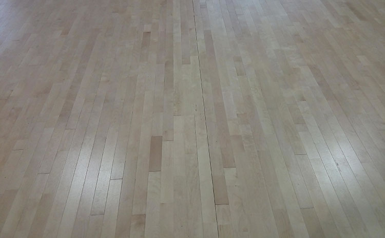 成都楓樺木體育場地板生產(chǎn)廠家