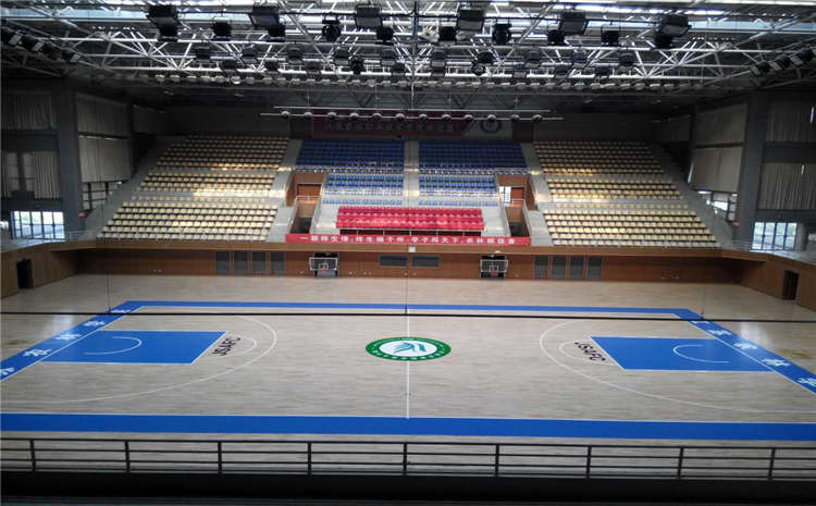 松木籃球運(yùn)動地板怎么翻新?