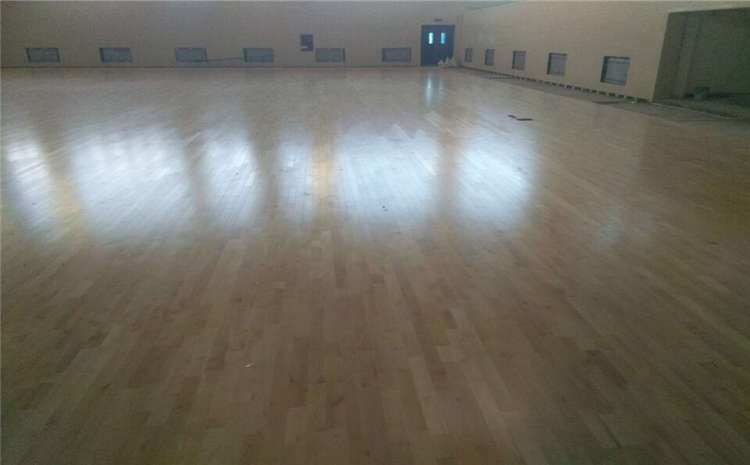 松木體育館木地板怎么保養(yǎng)？